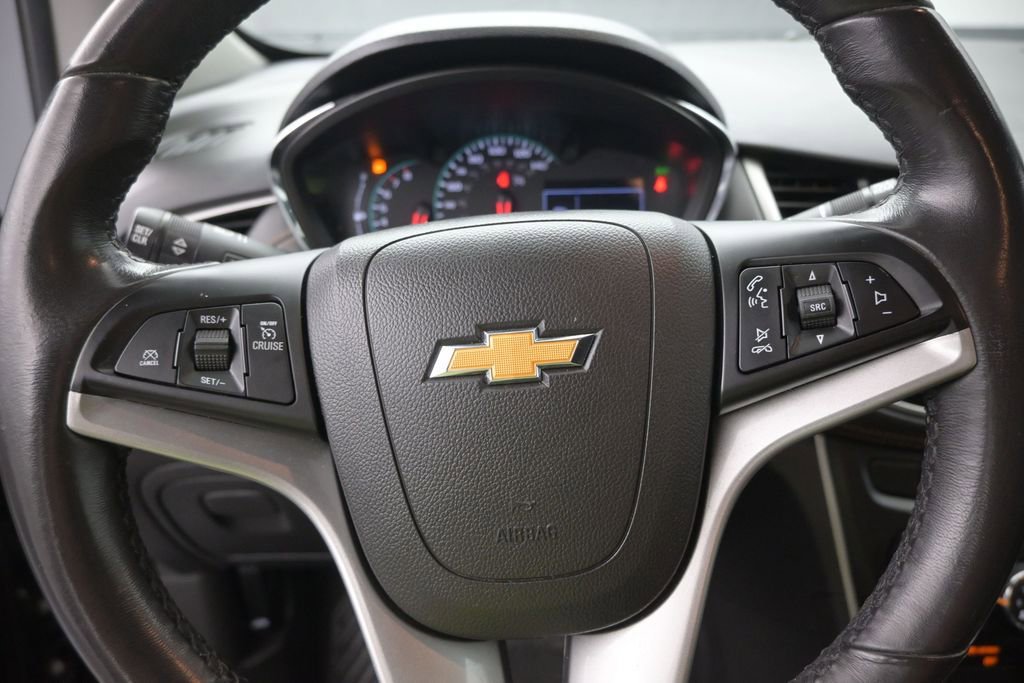 Used 2020 Chevrolet Trax LT w/ LT Convenience Package AWD/4WD image 20