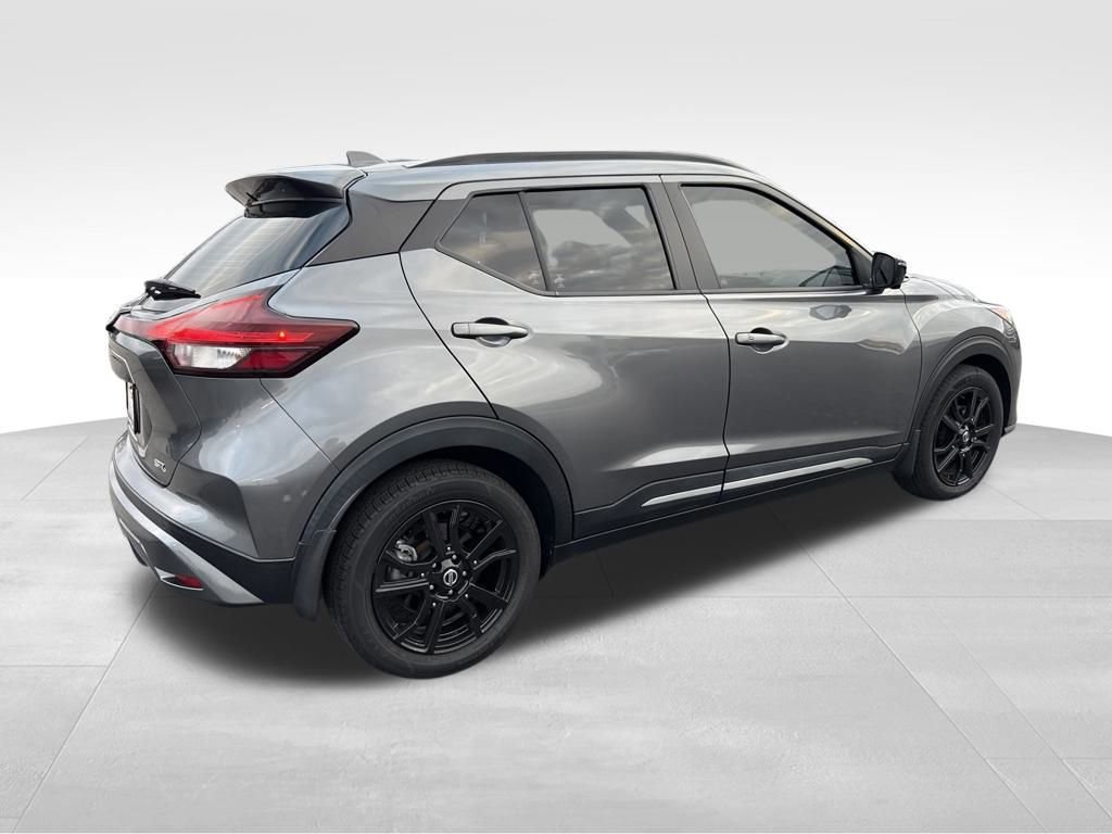 Used 2021 Nissan Kicks SR image 5