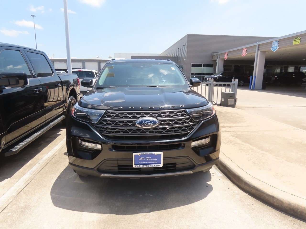 Certified 2023 Ford Explorer XLT w/ Equipment Group 202A RWD image 4