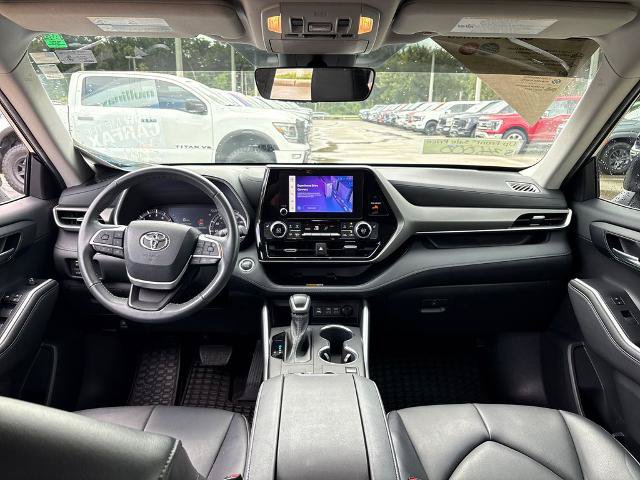 Used 2023 Toyota Highlander XLE FWD image 7