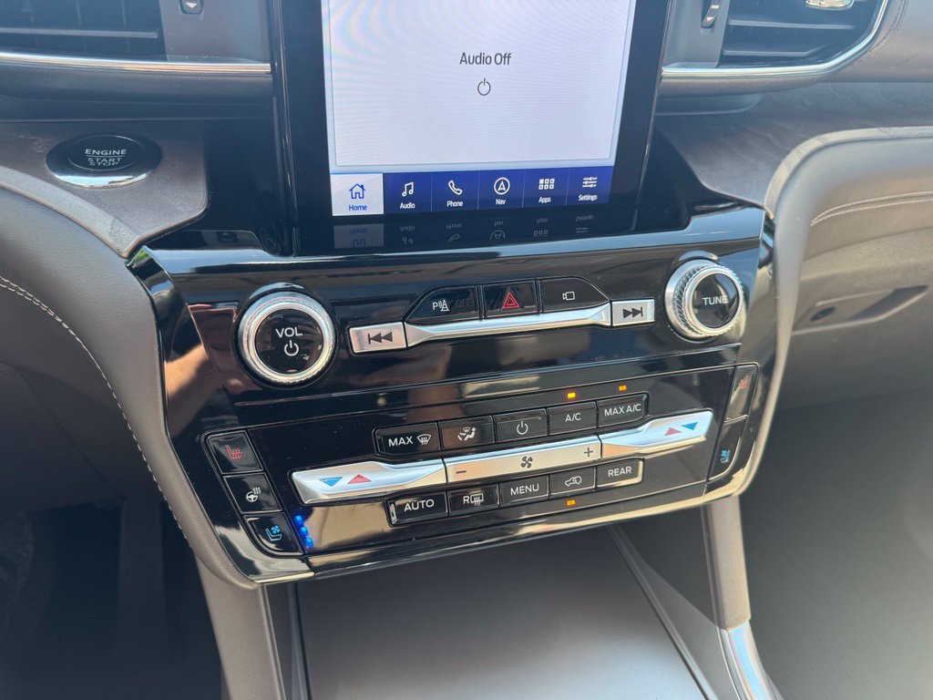 Certified 2023 Ford Explorer Platinum w/ Technology Package AWD/4WD image 13