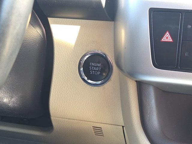 Used 2018 Toyota Highlander Limited FWD image 46