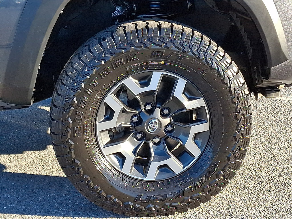 Used 2023 Toyota Tacoma TRD Off-Road AWD/4WD image 7