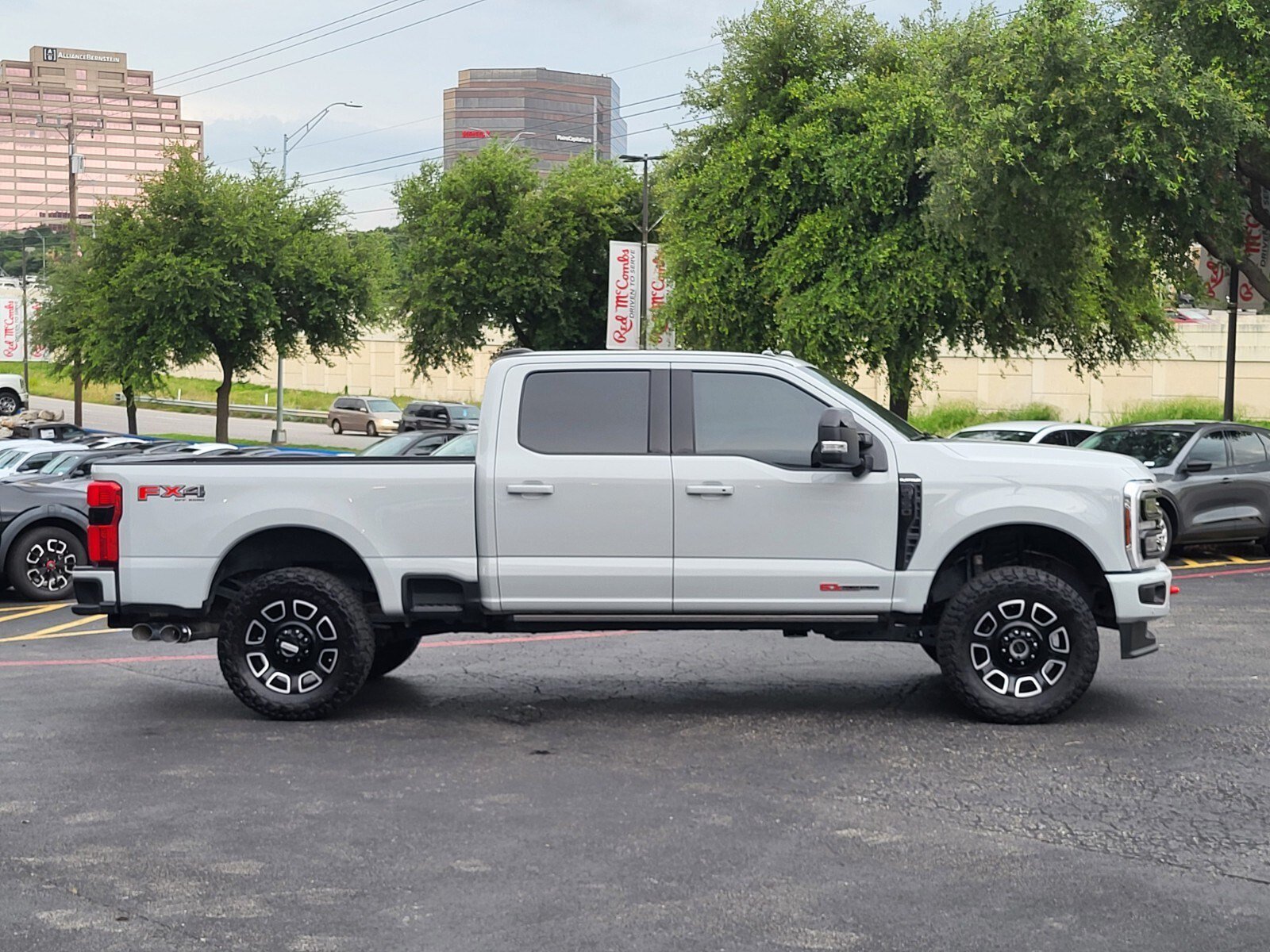 Certified 2025 Ford F350 Platinum w/ FX4 Off-Road Package AWD/4WD image 2