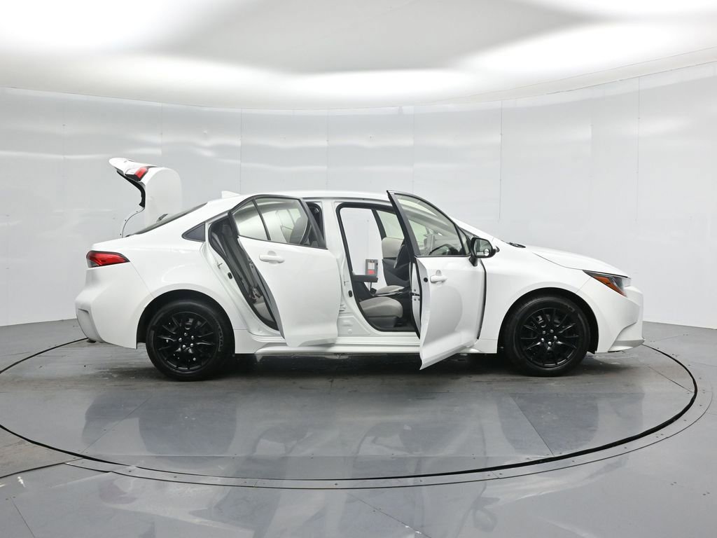 Used 2020 Toyota Corolla LE image 33