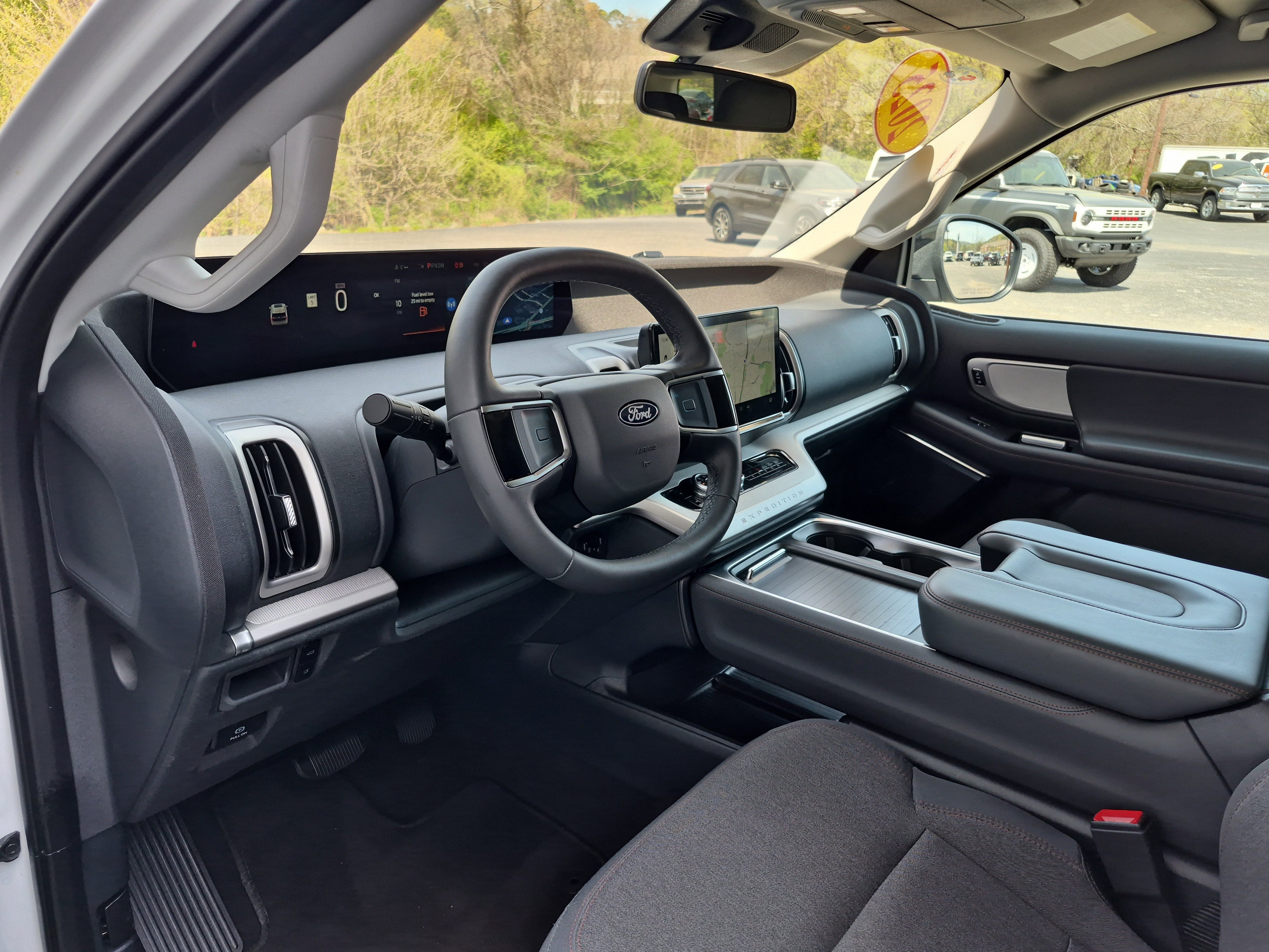 Certified 2025 Ford Expedition Active image 12