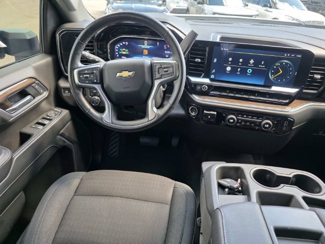 Used 2025 Chevrolet Silverado 2500 LT AWD/4WD image 11