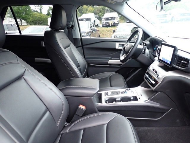 Certified 2023 Ford Explorer XLT w/ Equipment Group 202A image 11