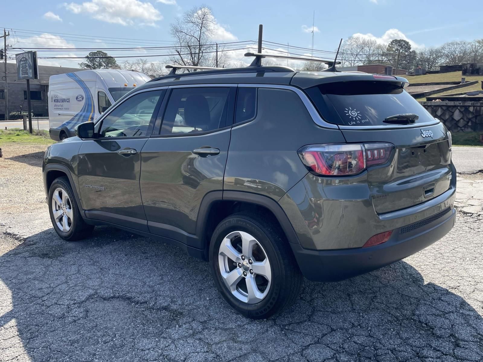 Used 2018 Jeep Compass Latitude w/ Popular Equipment Group image 3