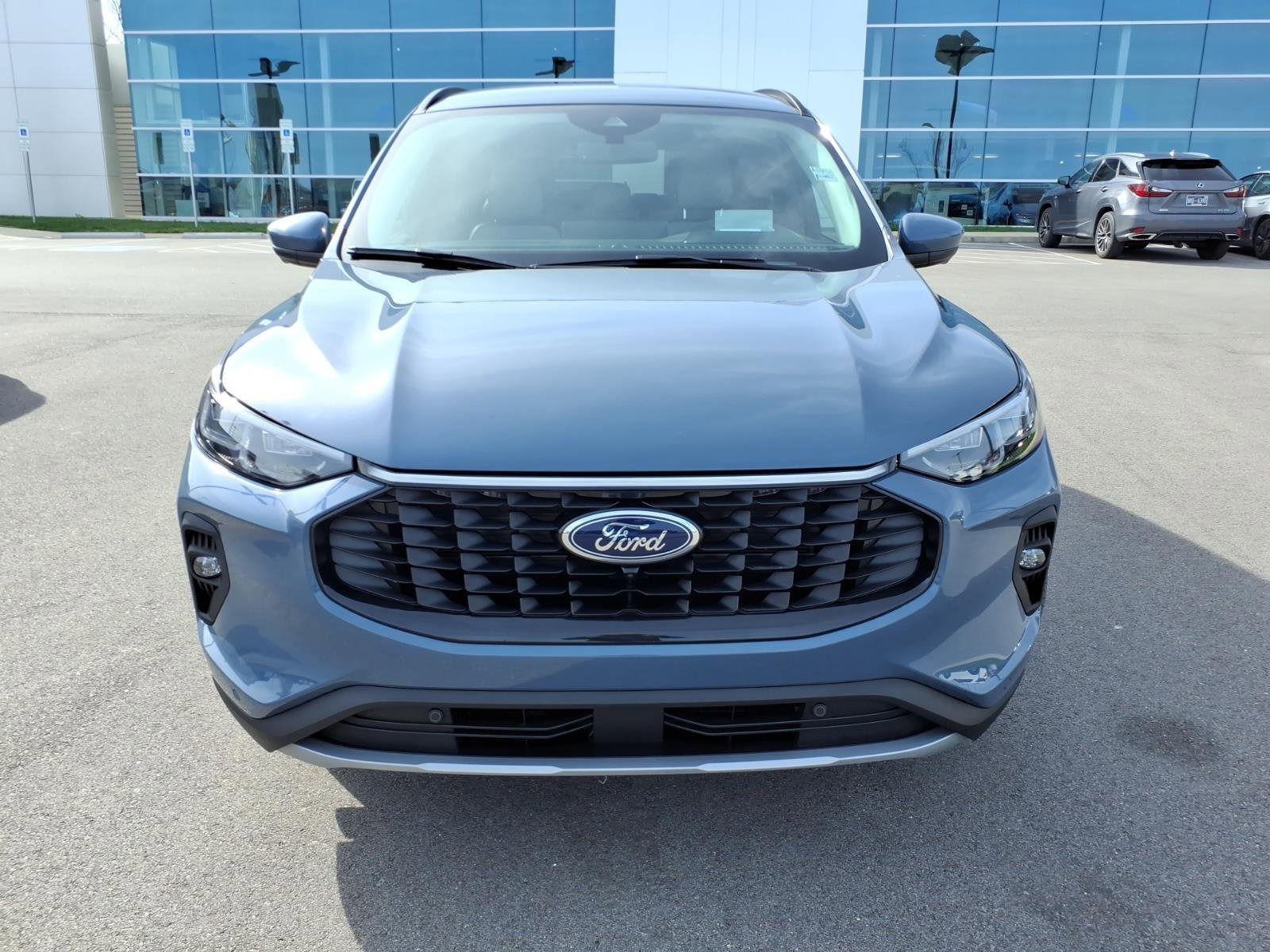 Certified 2025 Ford Escape Platinum w/ Premium Technology Package image 8