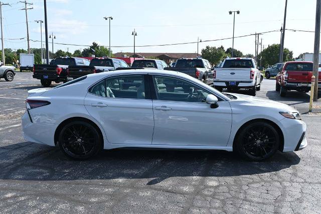 Used 2022 Toyota Camry XSE FWD image 8