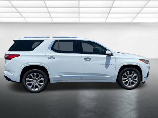 Used 2019 Chevrolet Traverse Premier w/ Driver Confidence II Package FWD image 3