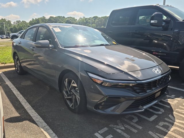 Used 2024 Hyundai Elantra Limited FWD image 1