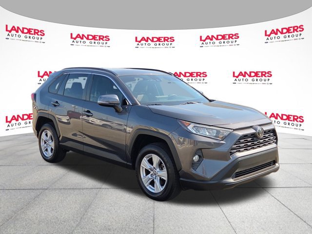 Used 2019 Toyota RAV4 XLE FWD image 1