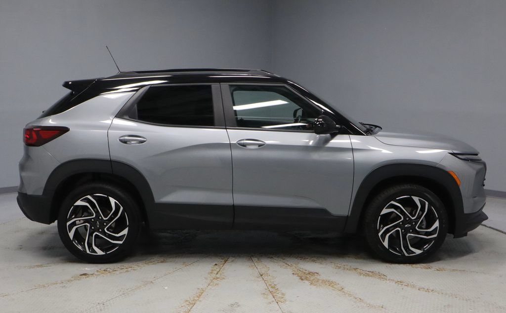 Used 2024 Chevrolet TrailBlazer RS AWD/4WD image 11