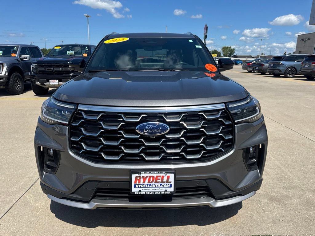 Certified 2025 Ford Explorer Platinum w/ LUX Leather Package AWD/4WD image 24