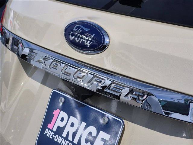 Certified 2018 Ford Explorer XLT w/ Equipment Group 202A AWD/4WD image 14