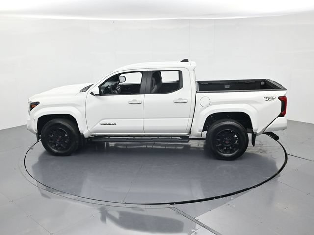 Used 2025 Toyota Tacoma TRD Sport AWD/4WD image 42