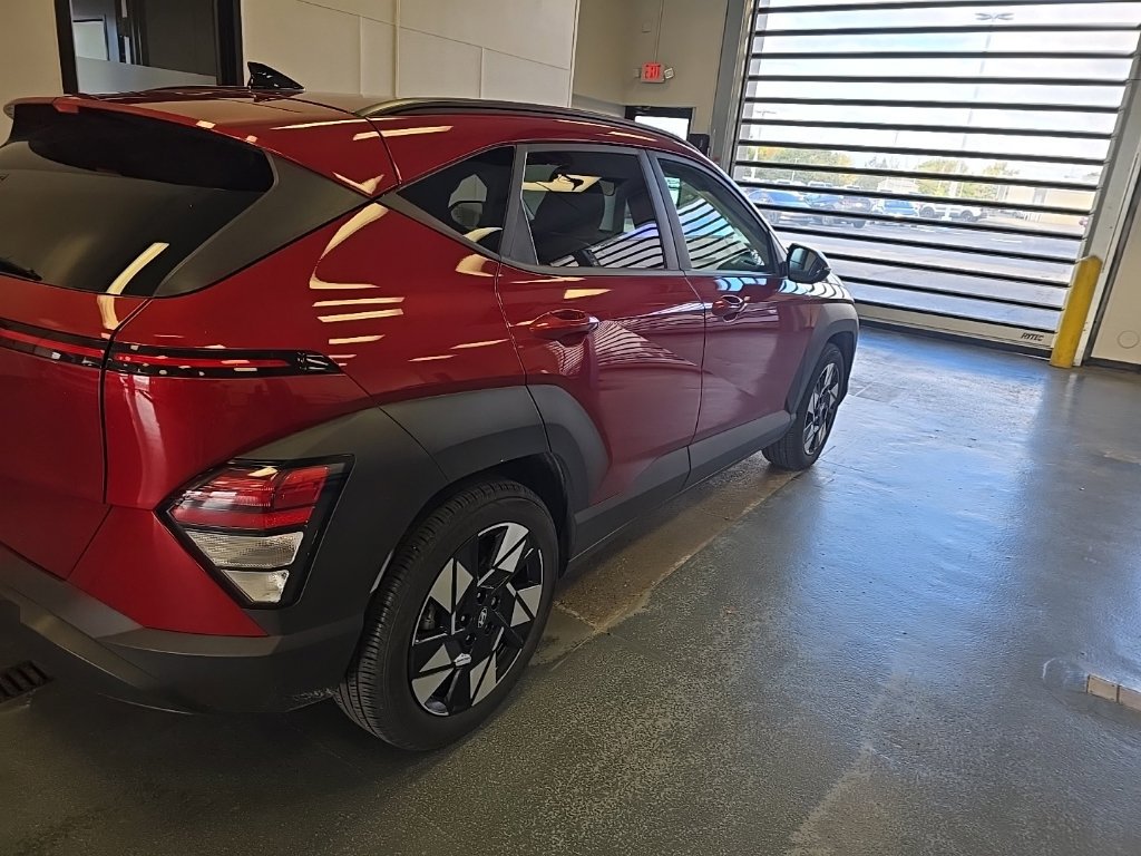 Used 2024 Hyundai Kona SEL FWD image 3
