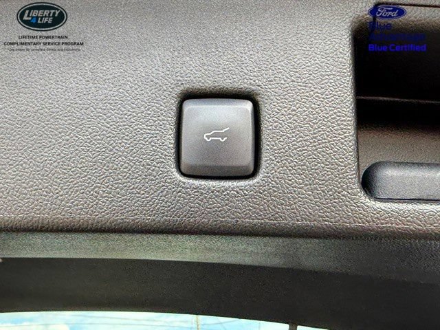 Certified 2025 Ford Escape ST-Line Select AWD/4WD image 41