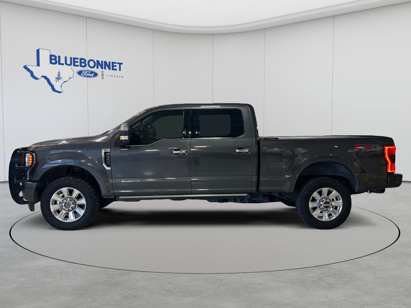 Certified 2018 Ford F350 Platinum w/ Platinum Ultimate Package AWD/4WD image 6