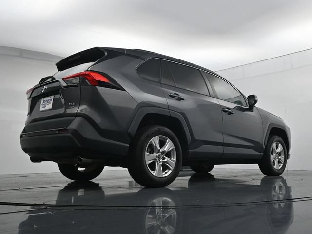 Used 2021 Toyota RAV4 XLE AWD/4WD image 34