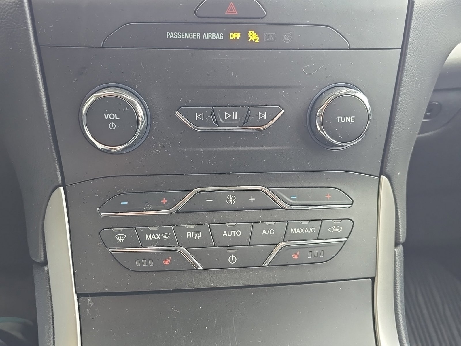 Certified 2019 Ford Edge SEL w/ Equipment Group 201A AWD/4WD image 23