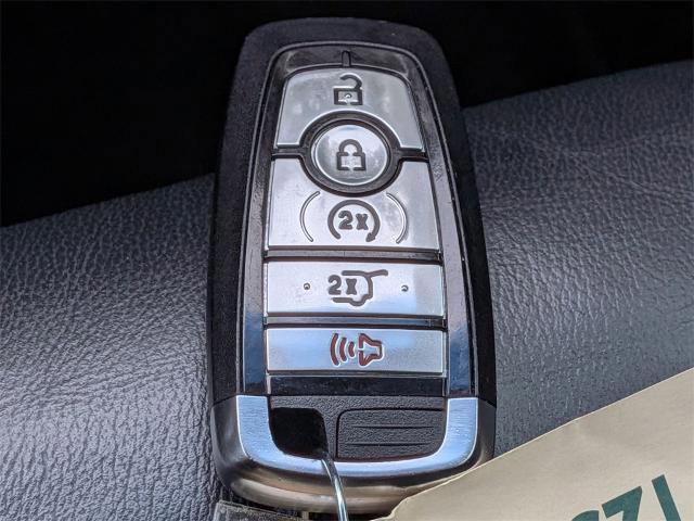 Certified 2018 Ford Edge Titanium image 28