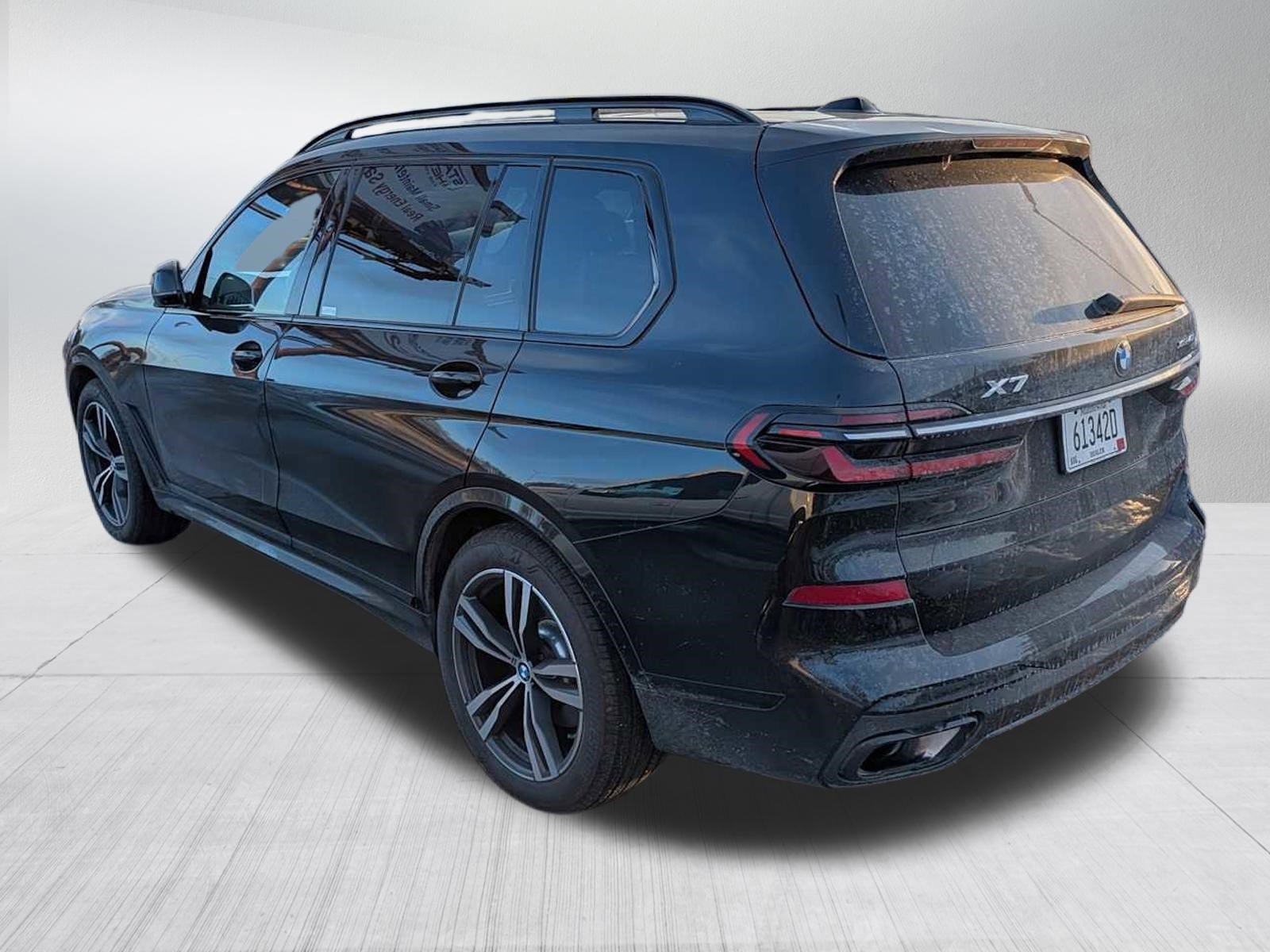 Used 2023 BMW X7 xDrive40i w/ Executive Package image 4