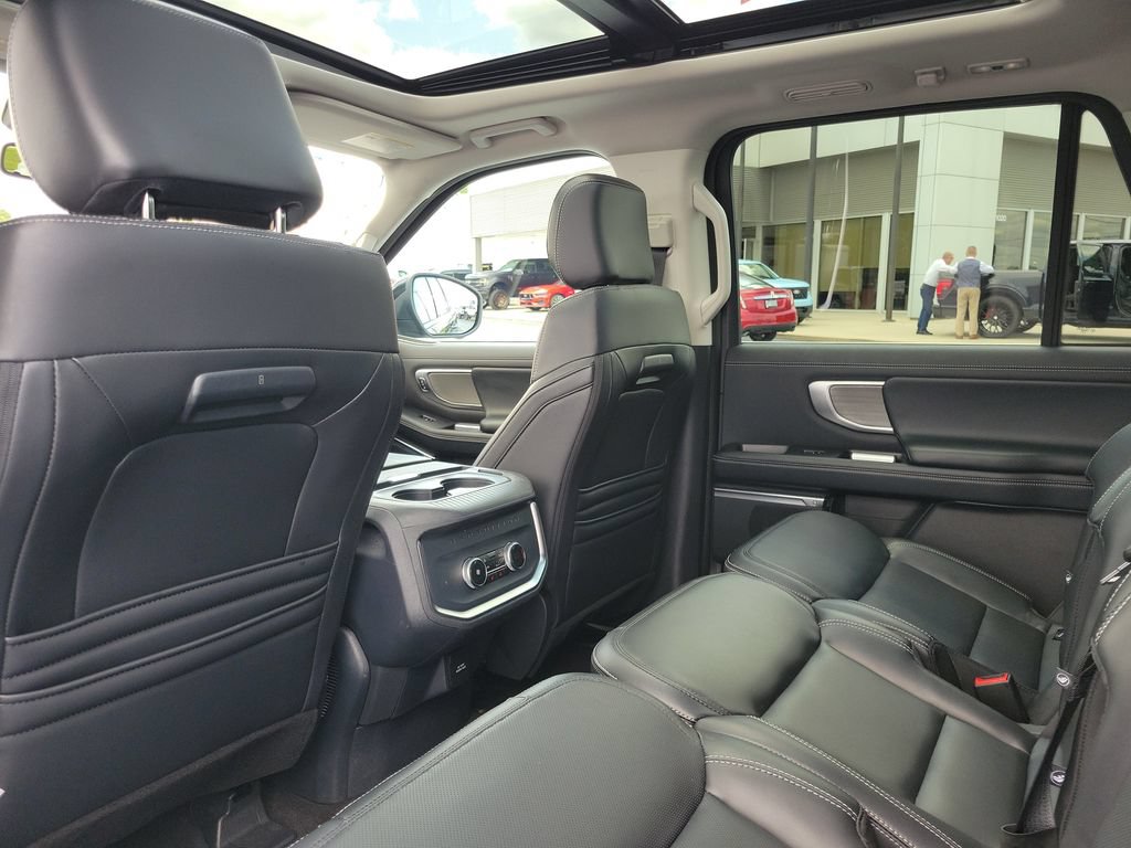 Certified 2025 Ford Expedition Max Platinum AWD/4WD image 16