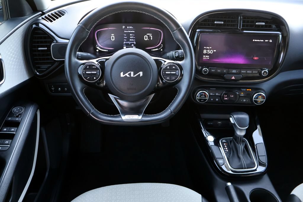 Used 2023 Kia Soul GT-Line FWD image 4