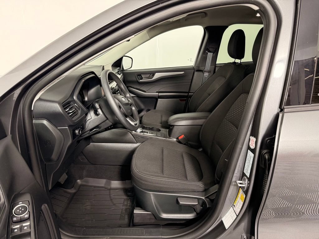 Certified 2025 Ford Escape Active AWD/4WD image 2