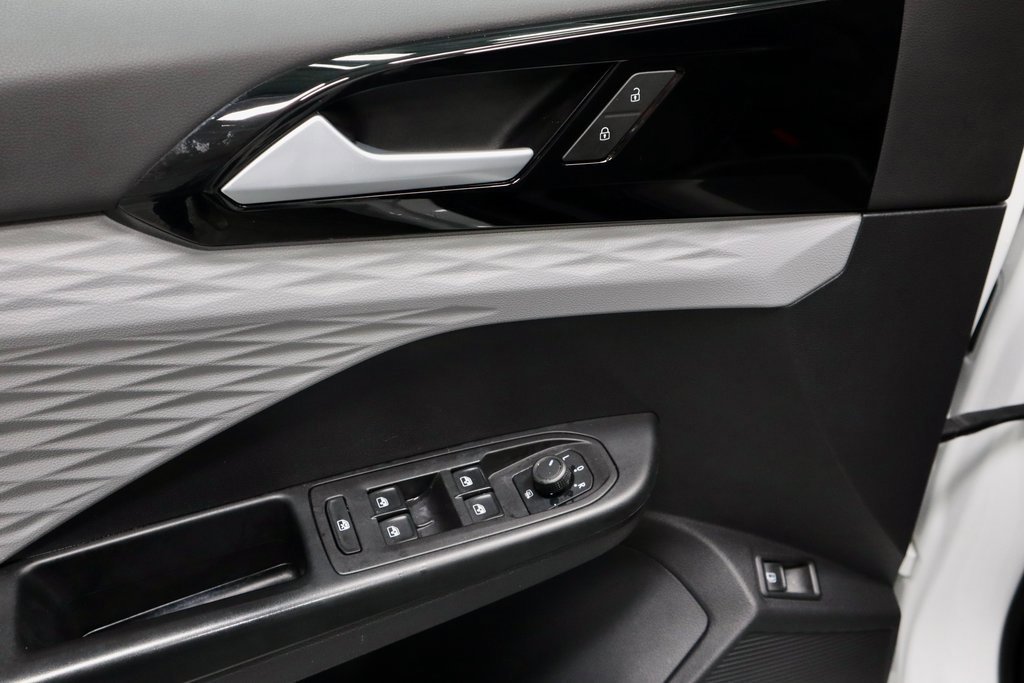 Used 2022 Volkswagen Taos S image 23