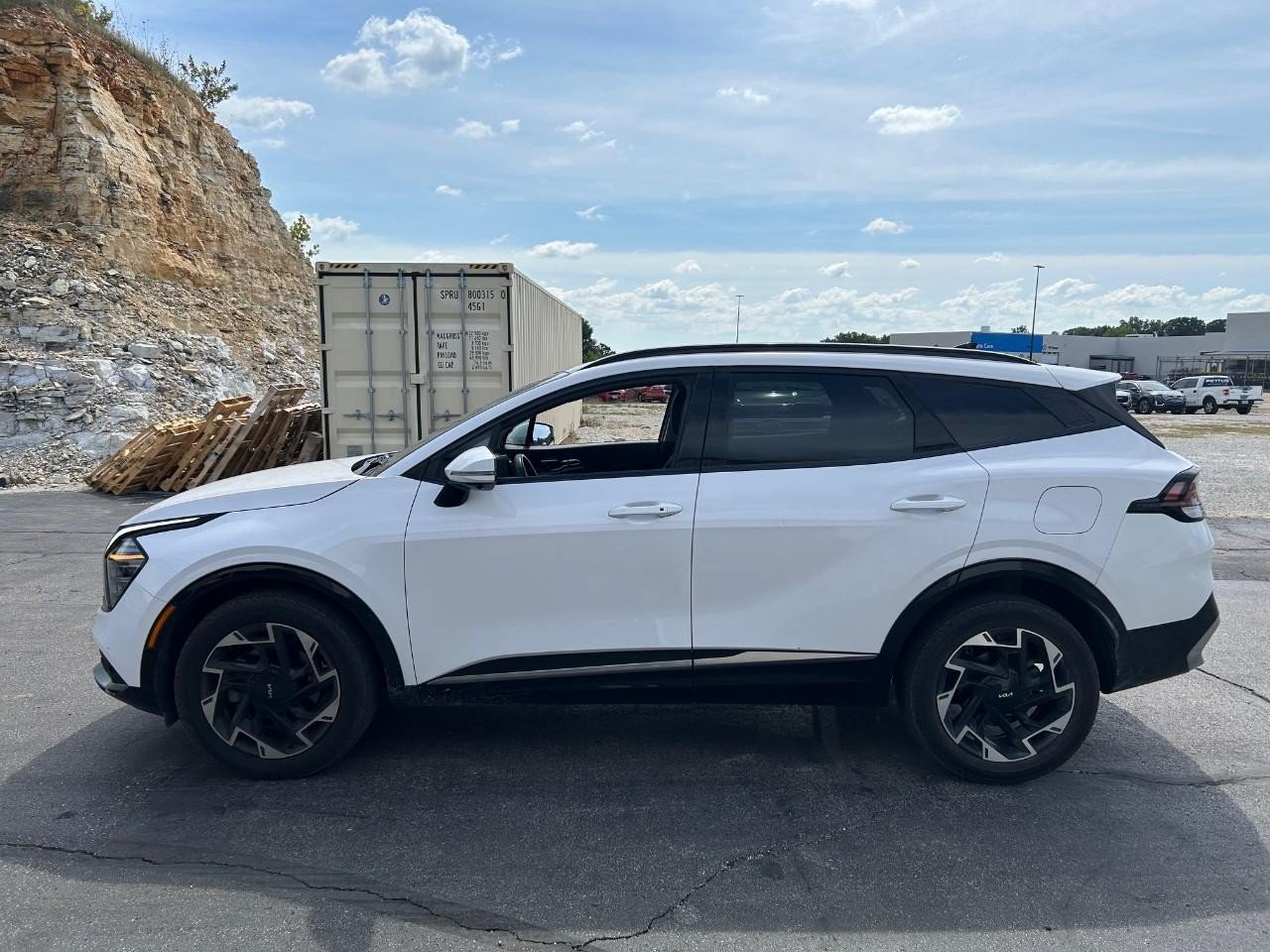 Used 2024 Kia Sportage SX AWD/4WD image 2