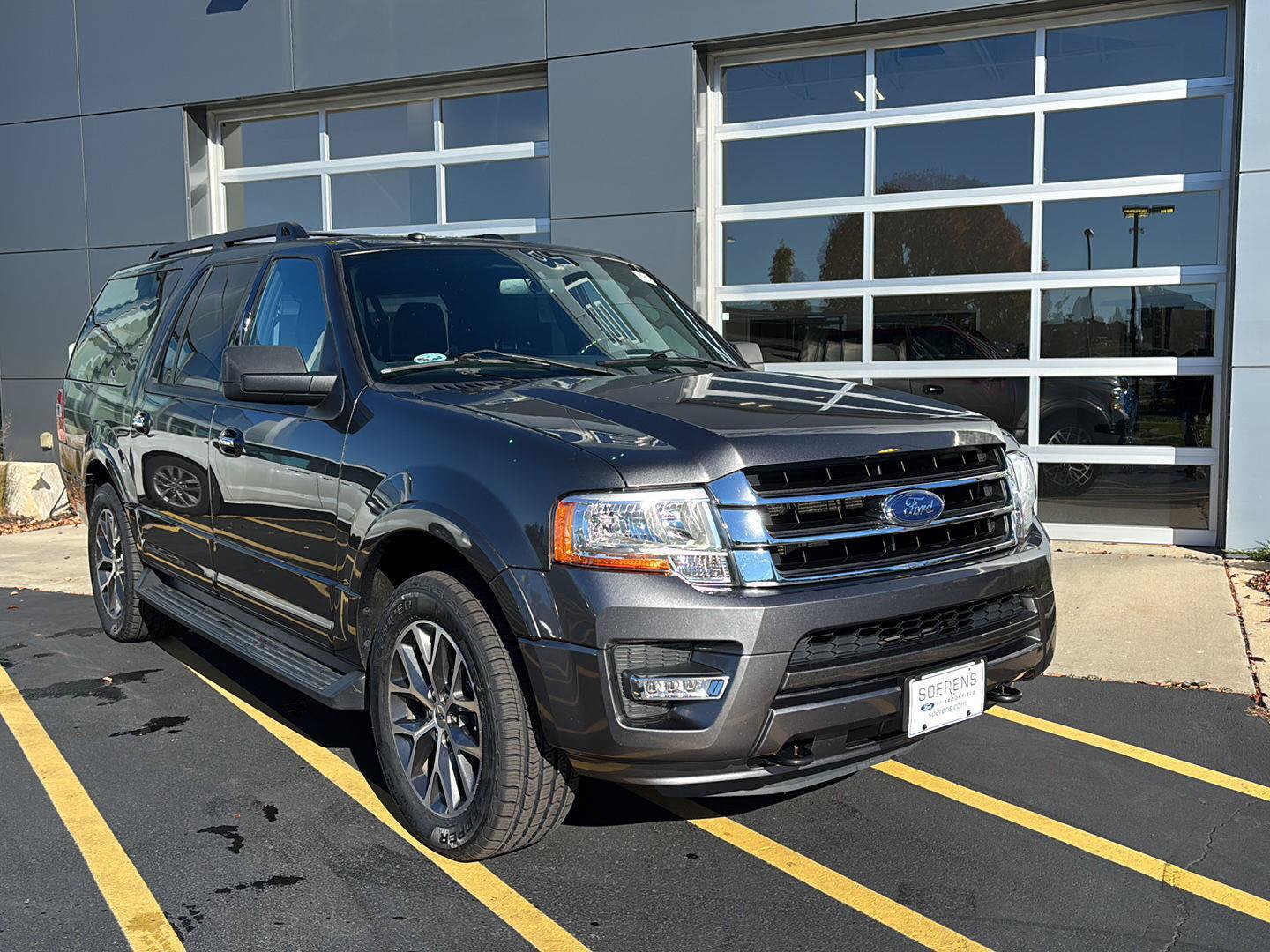Certified 2017 Ford Expedition EL XLT w/ Equipment Group 202A AWD/4WD image 4