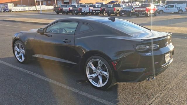 Used 2022 Chevrolet Camaro LT w/ RS Package image 4