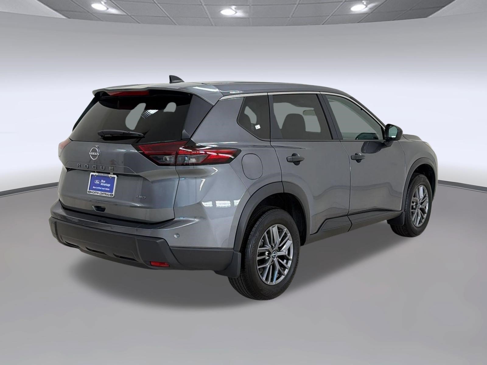Used 2025 Nissan Rogue S AWD/4WD image 9
