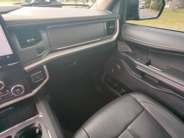 Certified 2022 Ford Expedition Max XLT RWD image 18
