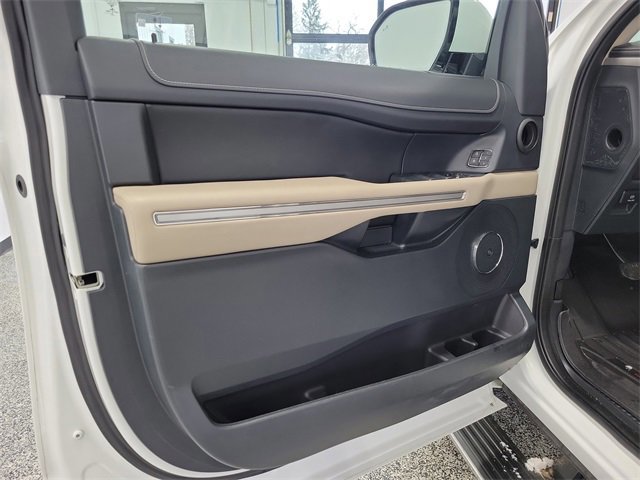 Certified 2022 Ford Expedition Limited image 6