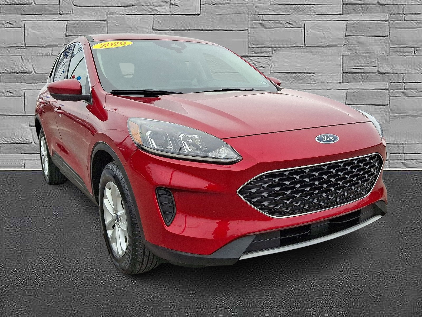 Certified 2020 Ford Escape SE image 2