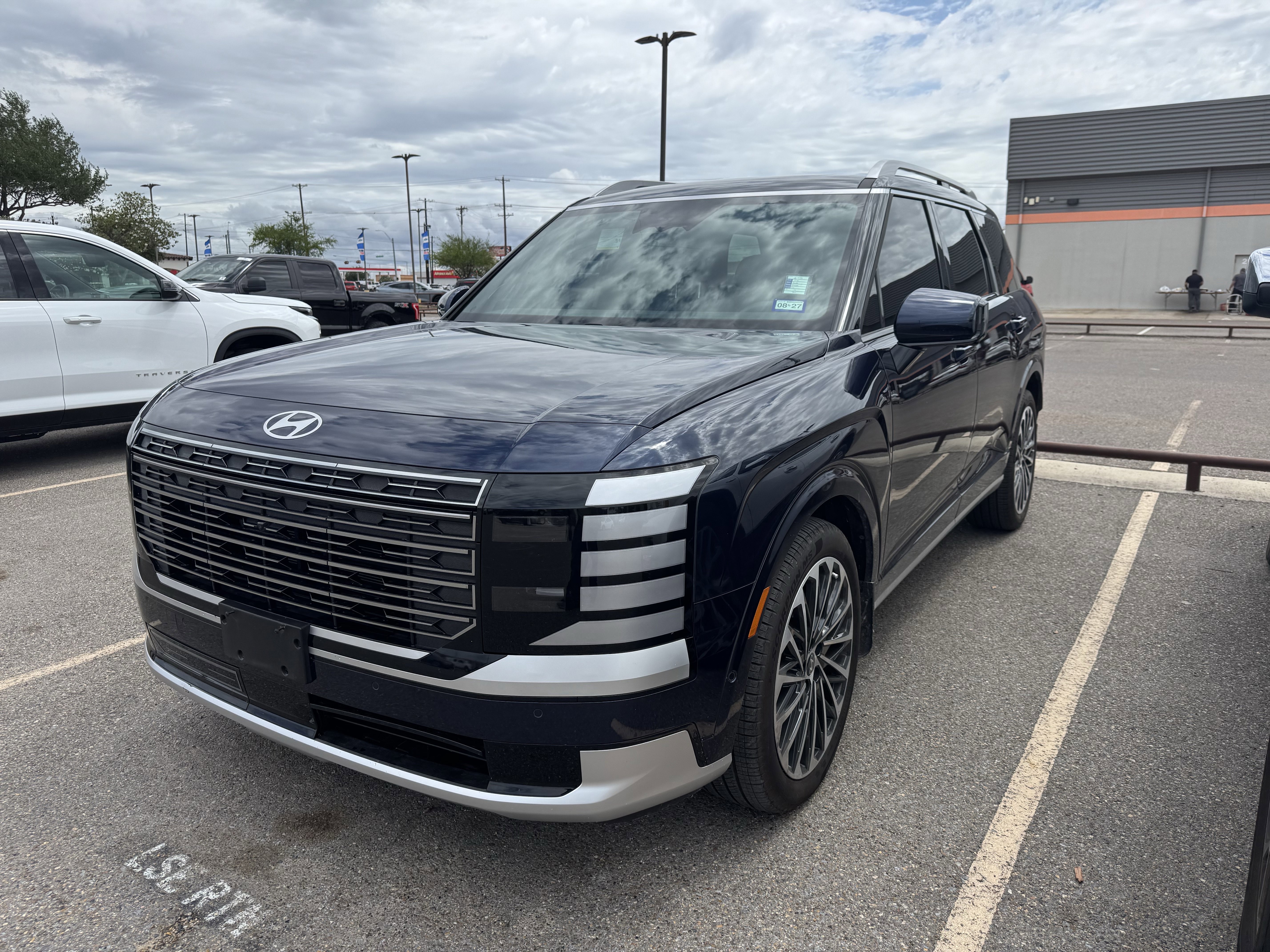 Used 2026 Hyundai Palisade Calligraphy FWD image 2