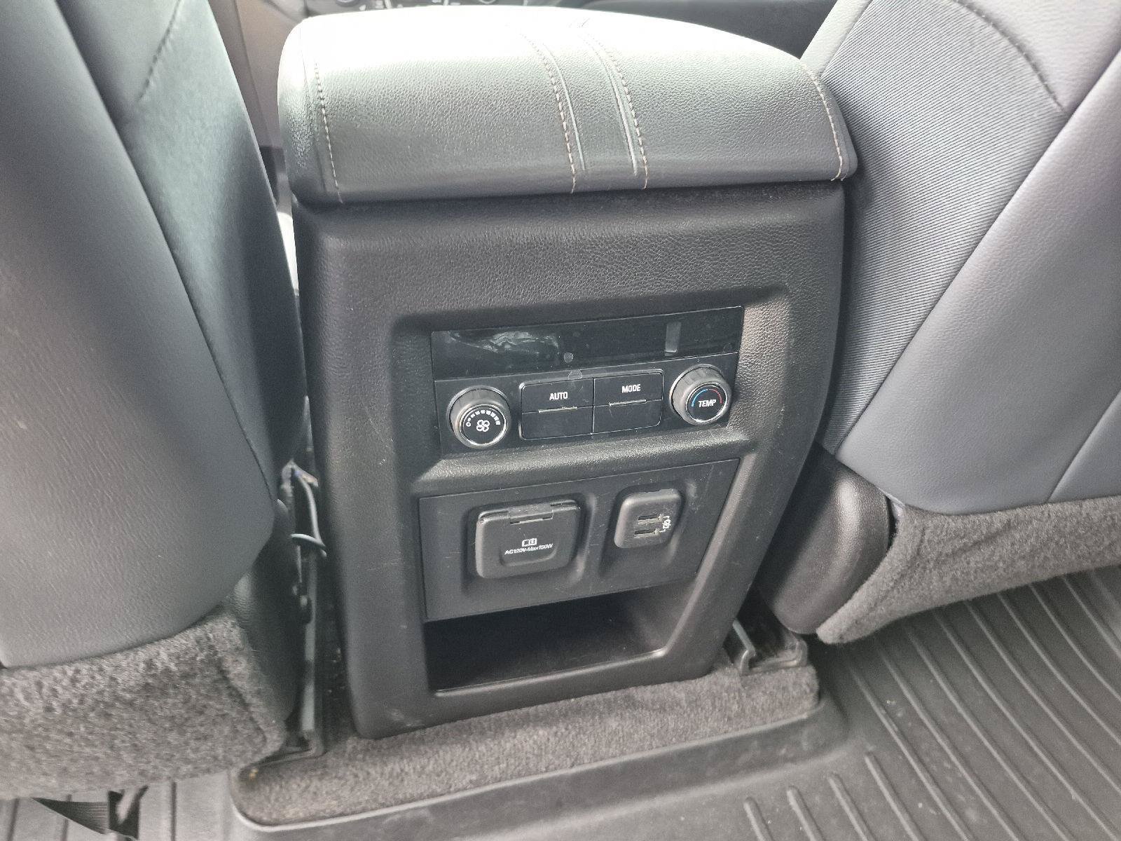 Used 2019 Chevrolet Traverse LT w/ LT Premium Package FWD image 11