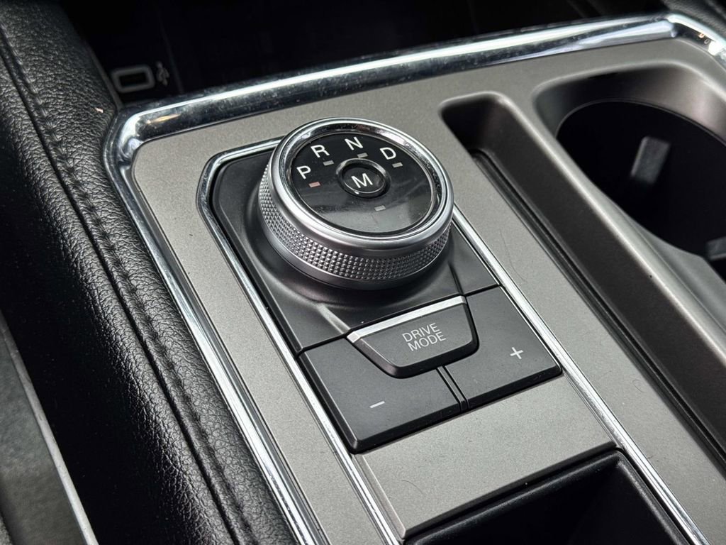 Certified 2019 Ford Expedition XLT w/ Equipment Group 202A RWD image 17