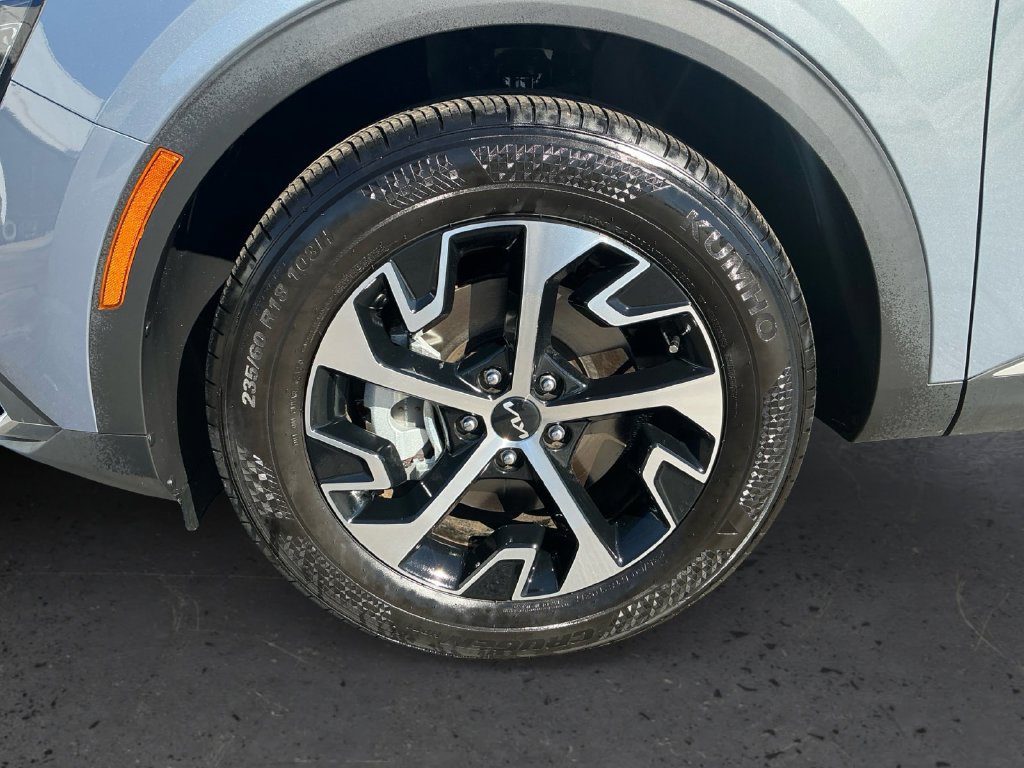 Used 2025 Kia Sportage EX FWD image 13