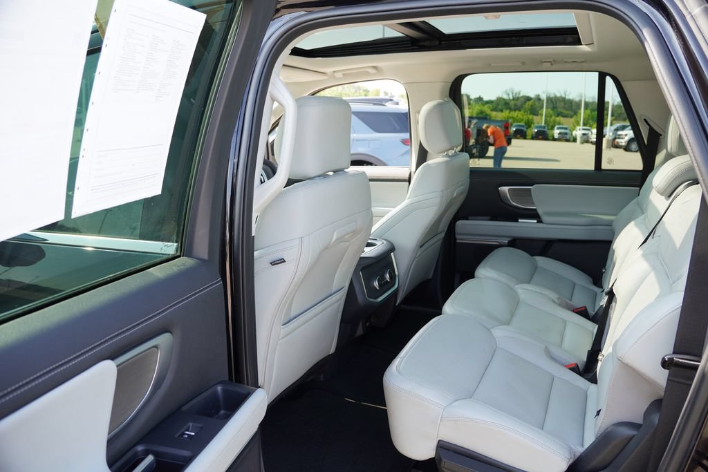 Certified 2025 Ford Expedition Max Platinum AWD/4WD image 17