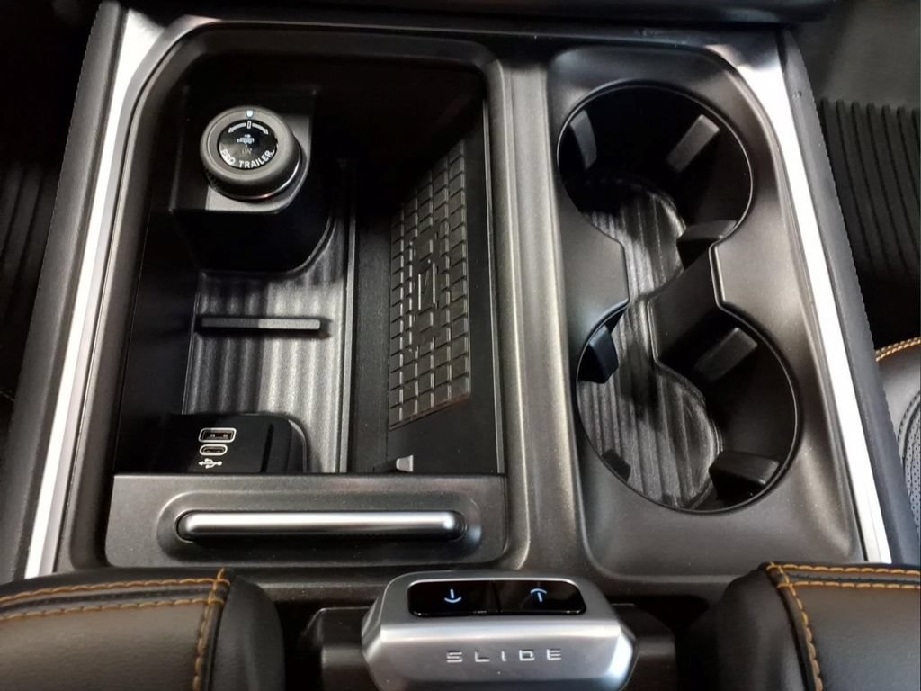 Certified 2025 Ford Expedition Tremor AWD/4WD image 13