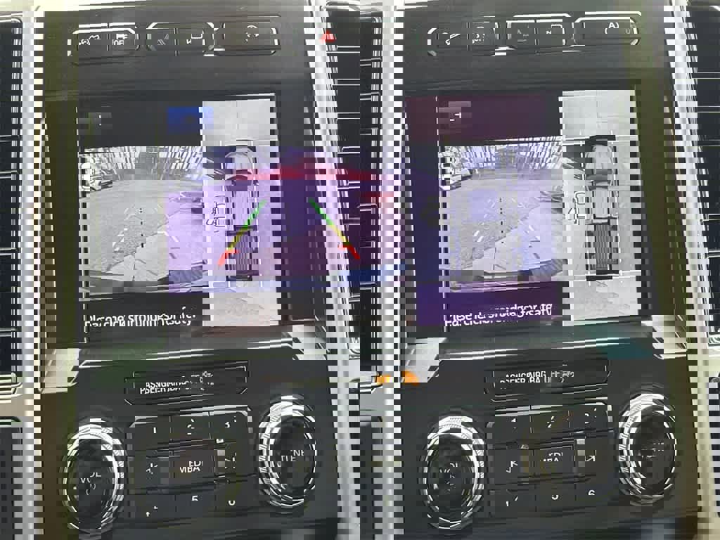 Certified 2020 Ford F150 Lariat w/ Equipment Group 502A Luxury image 27