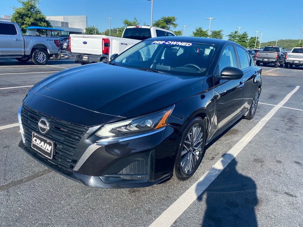 Used 2024 Nissan Altima 2.5 SV FWD image 3