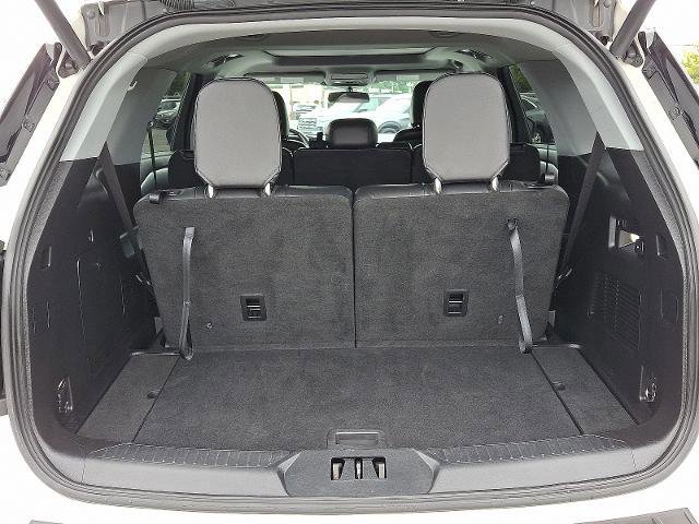 Certified 2020 Ford Explorer XLT w/ Equipment Group 202A image 28