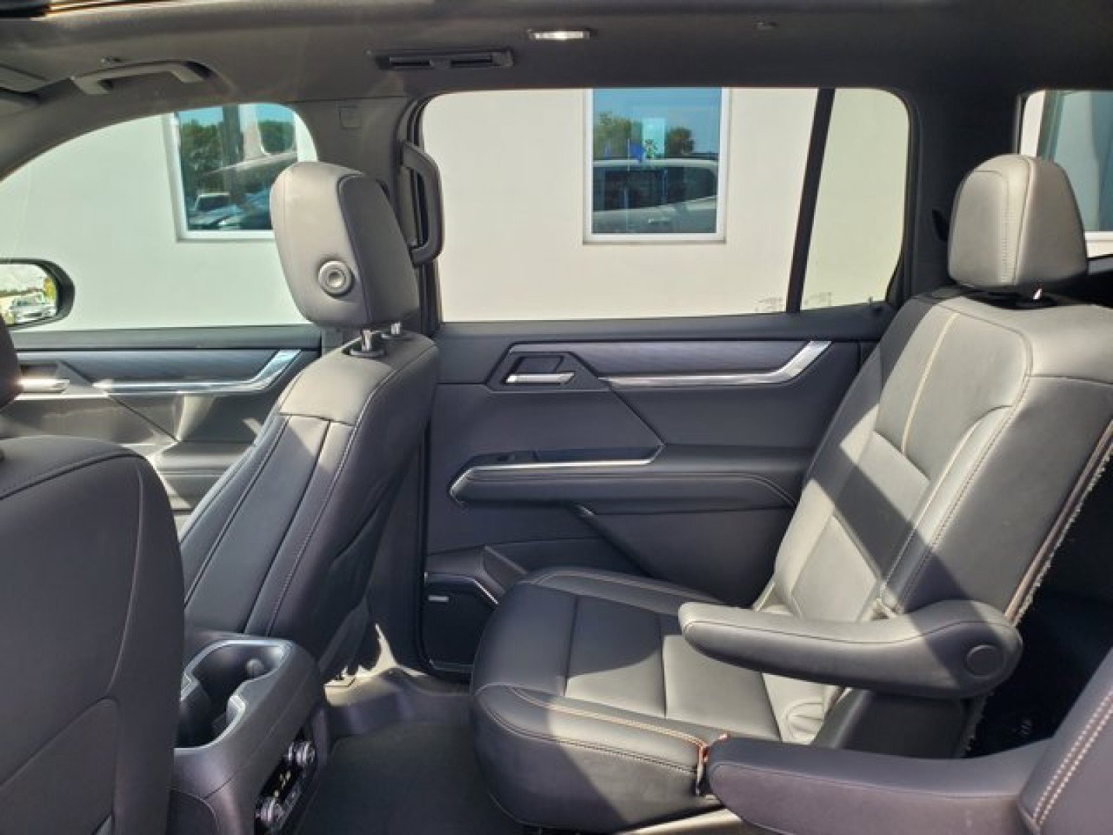 Used 2025 GMC Acadia Elevation w/ Elevation Premium Package image 30